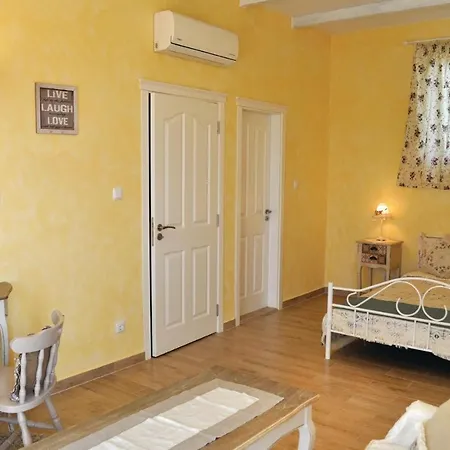 펜션 Lavandin House 로가체보